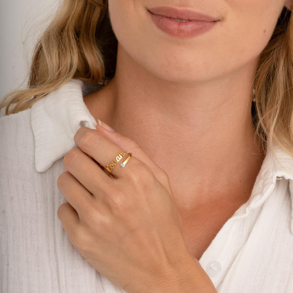 Ring mit Namen und Geburtsstein