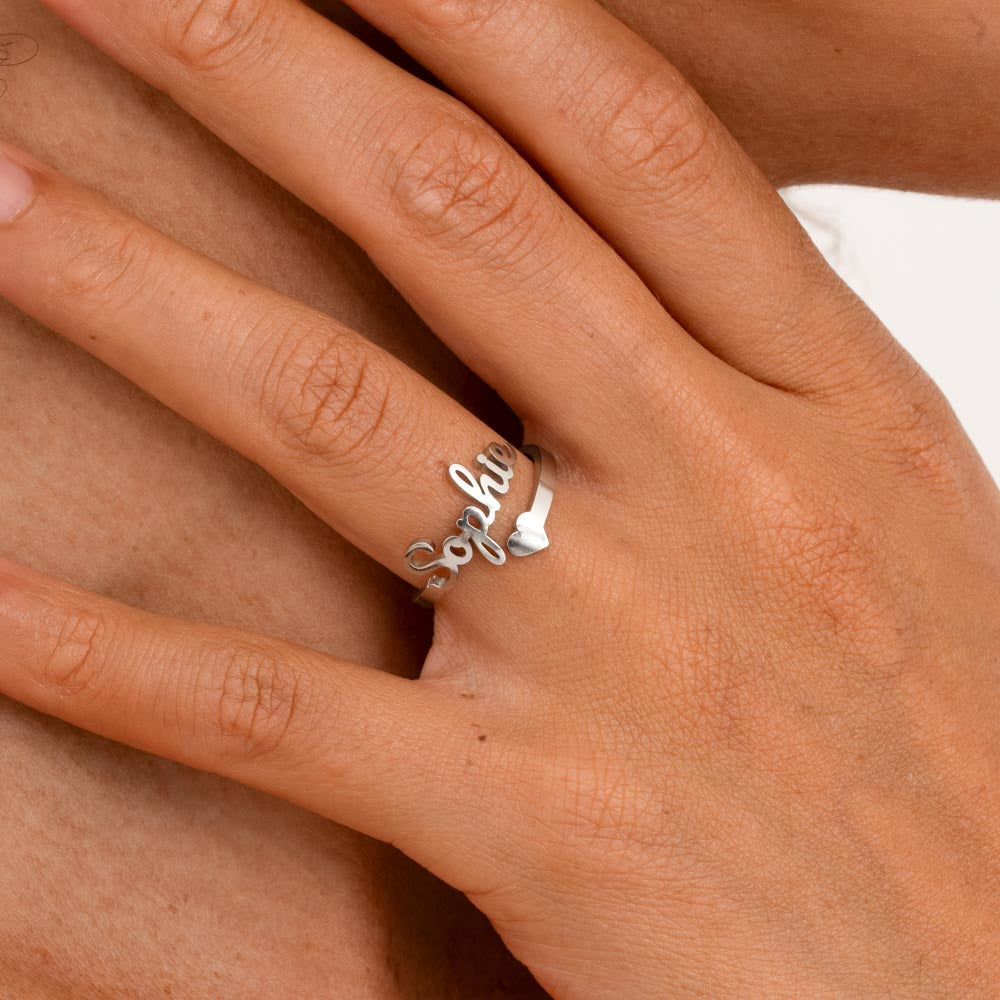 Ring mit Namen und Motiv