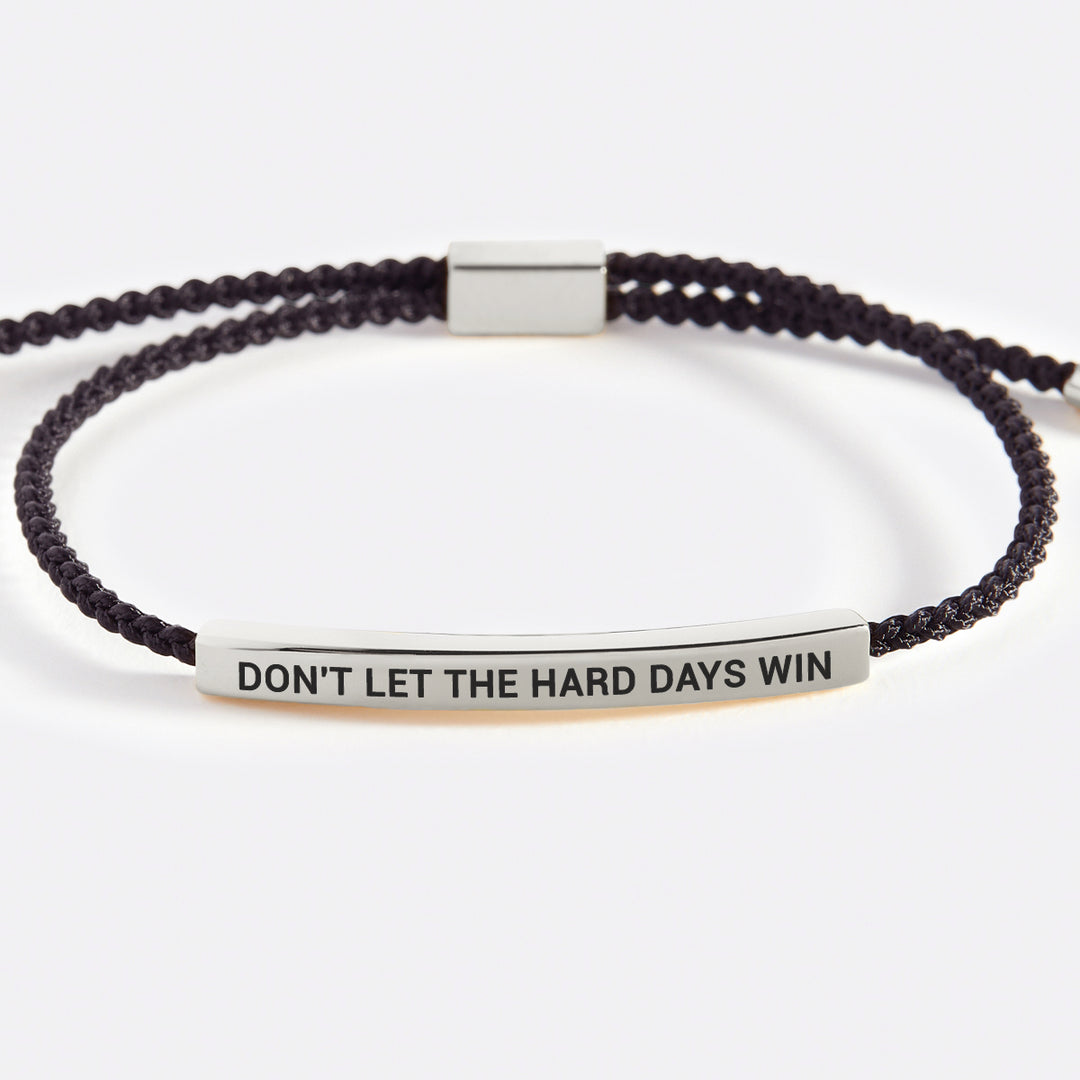 Minimalistisches Gravurarmband
