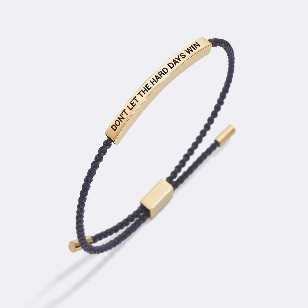 Minimalistisches Gravurarmband