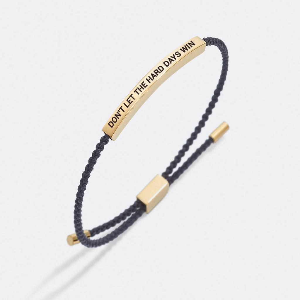 Minimalistisches Gravurarmband