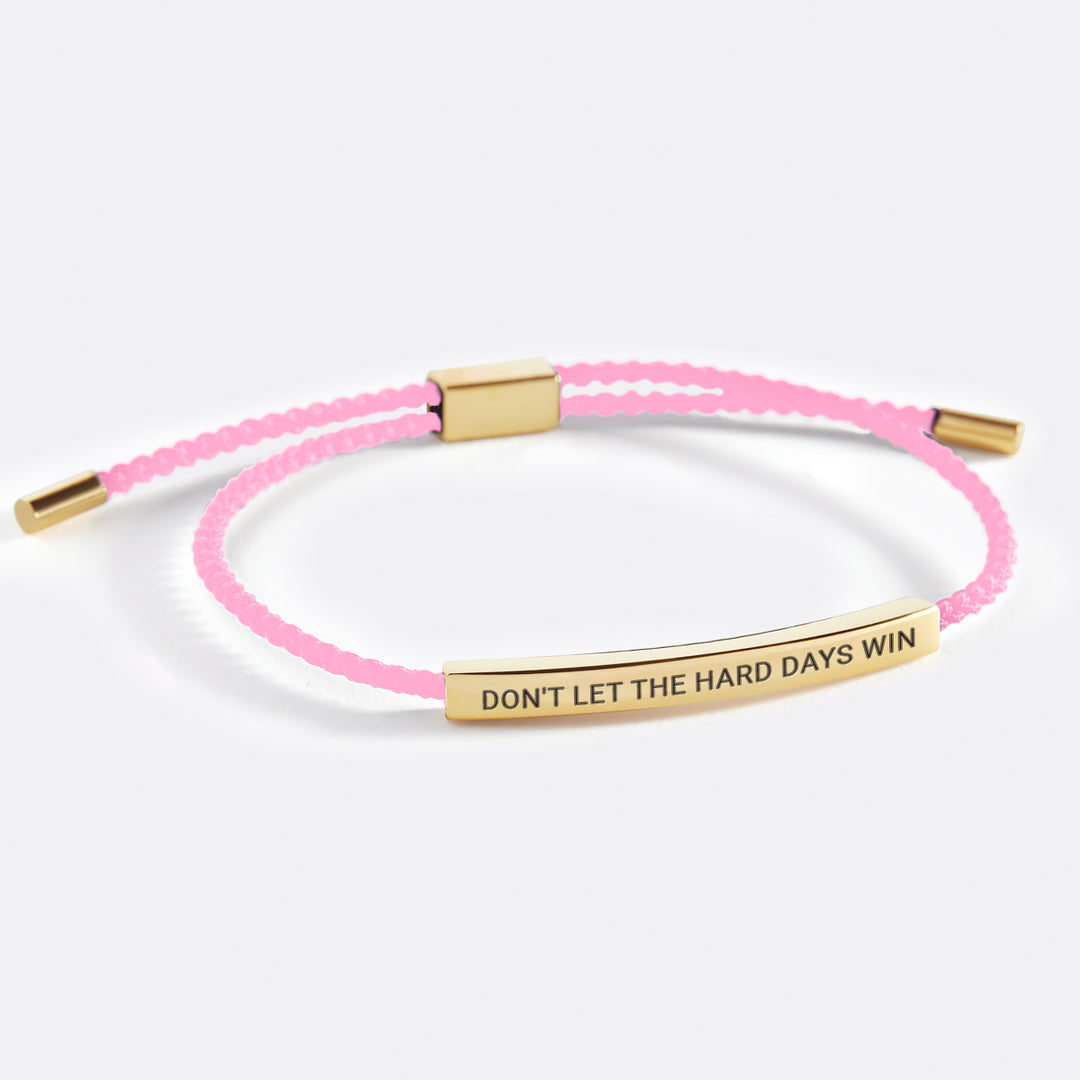Minimalistisches Gravurarmband