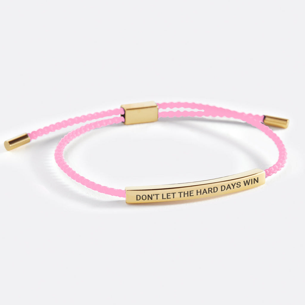 Minimalistisches Gravurarmband