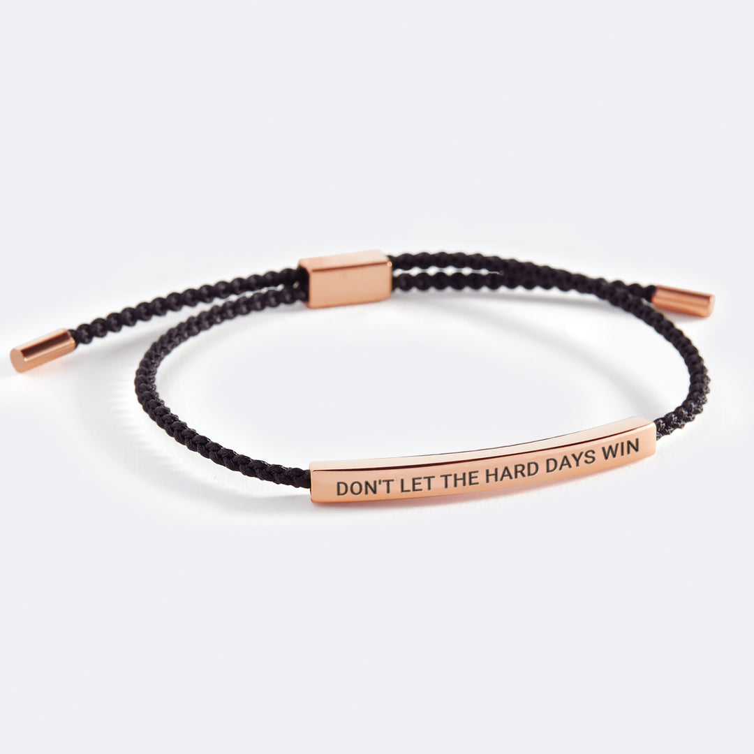 Minimalistisches Gravurarmband