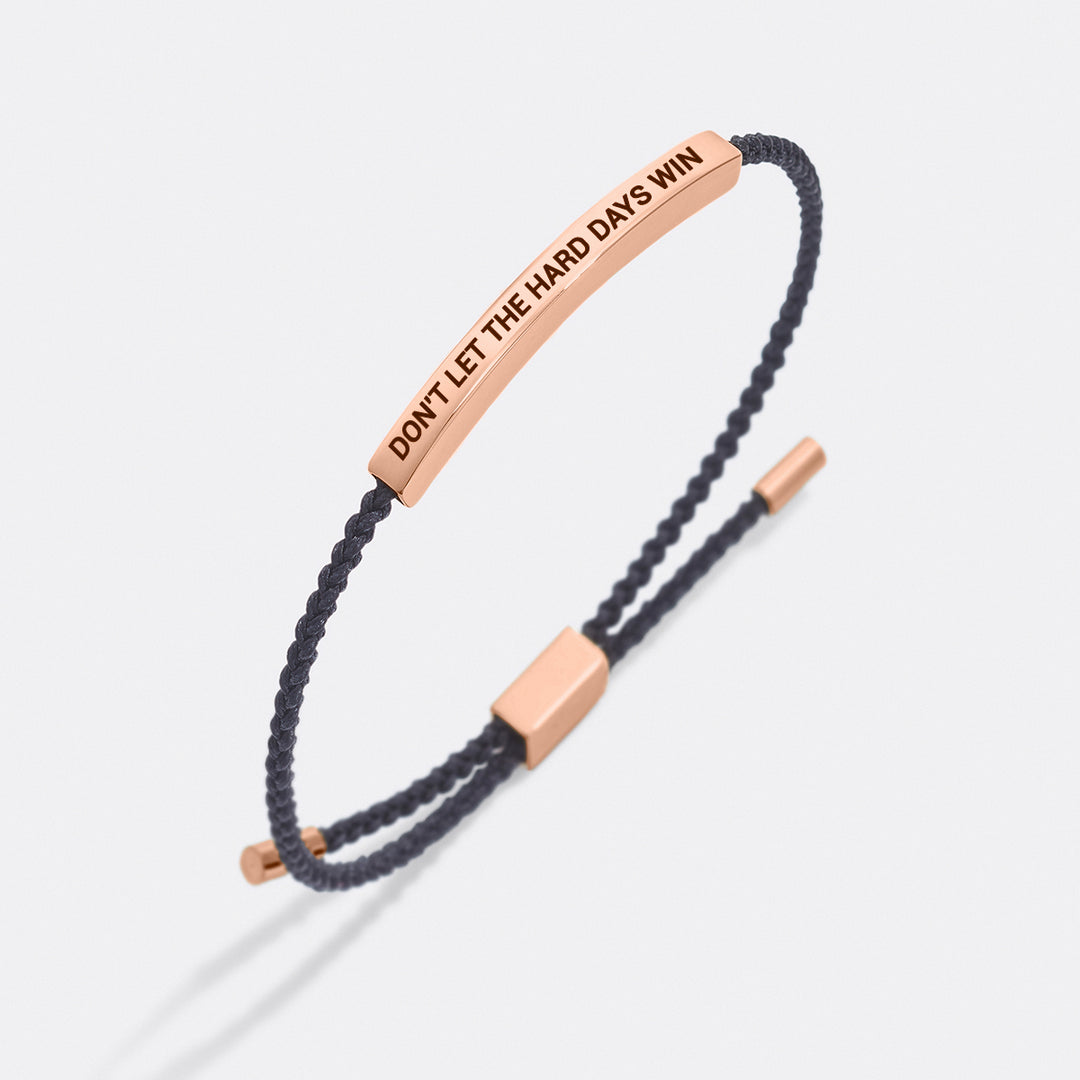 Minimalistisches Gravurarmband
