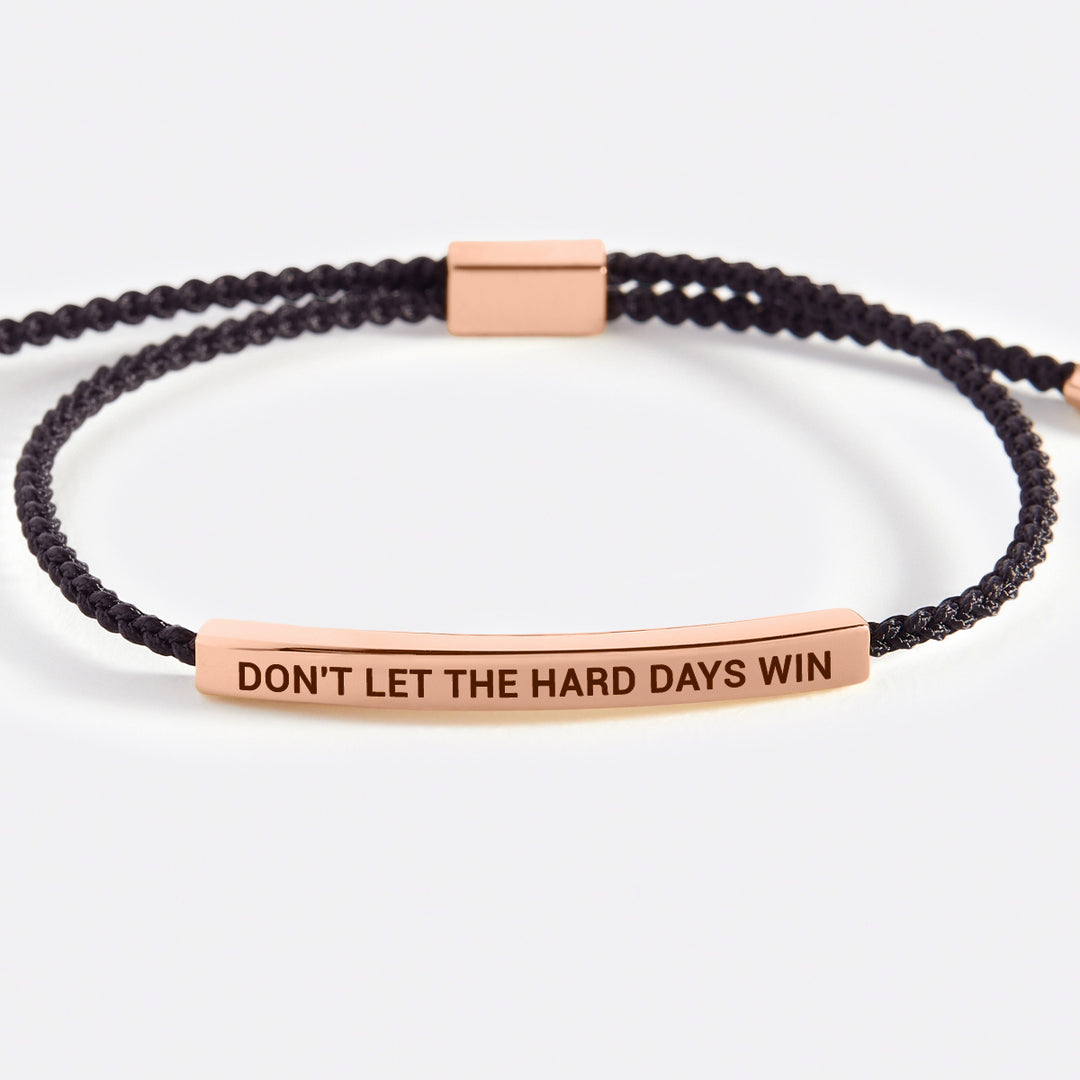 Minimalistisches Gravurarmband