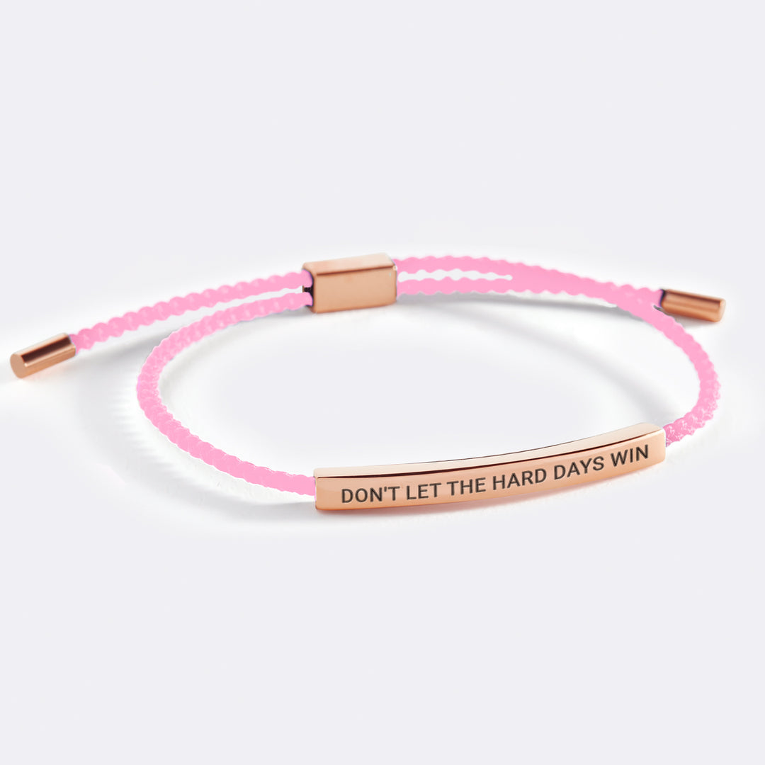 Minimalistisches Gravurarmband