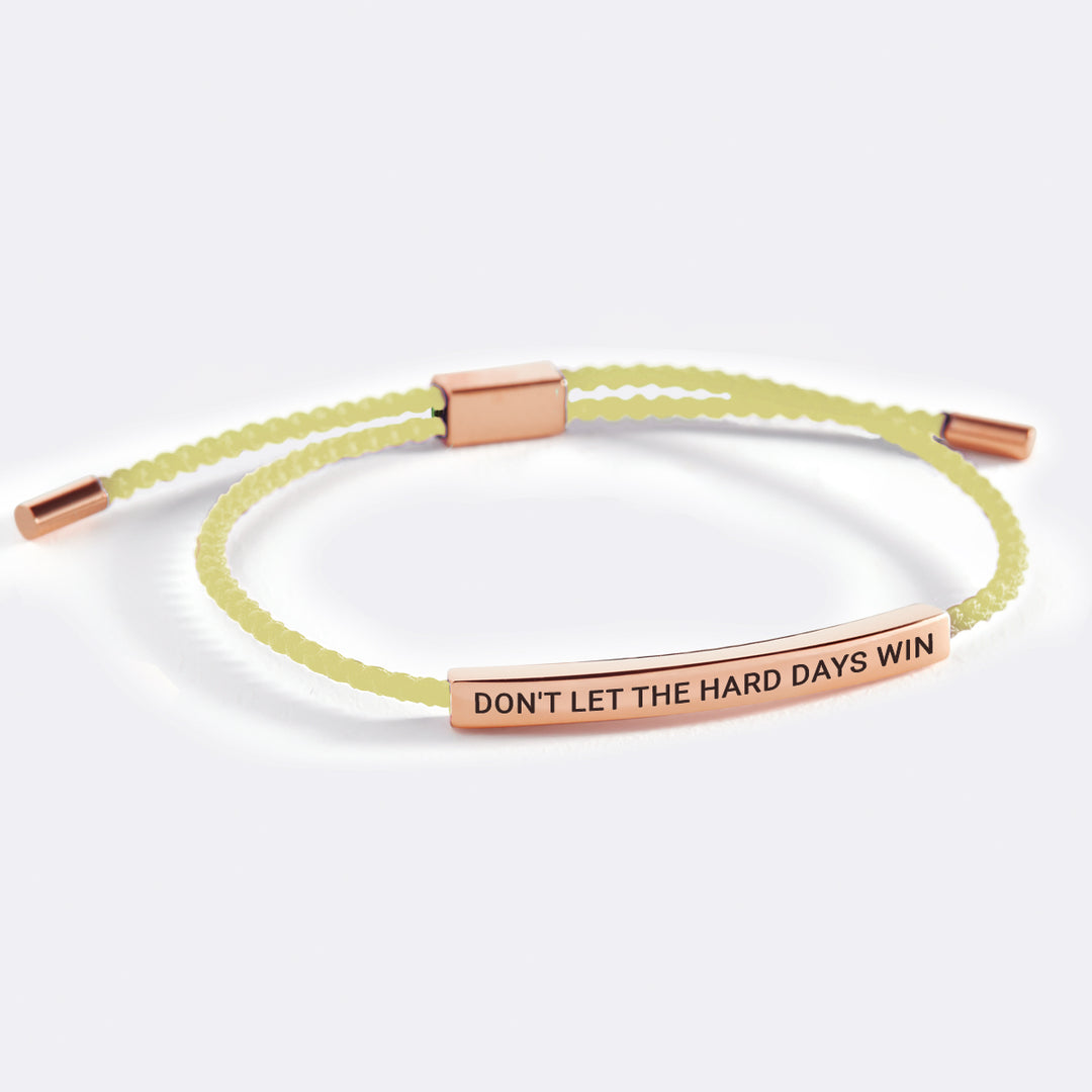 Minimalistisches Gravurarmband