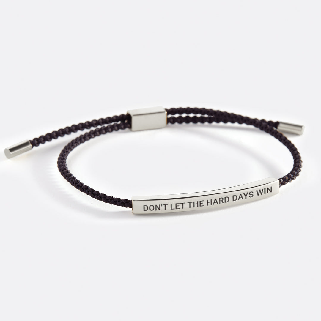 Minimalistisches Gravurarmband