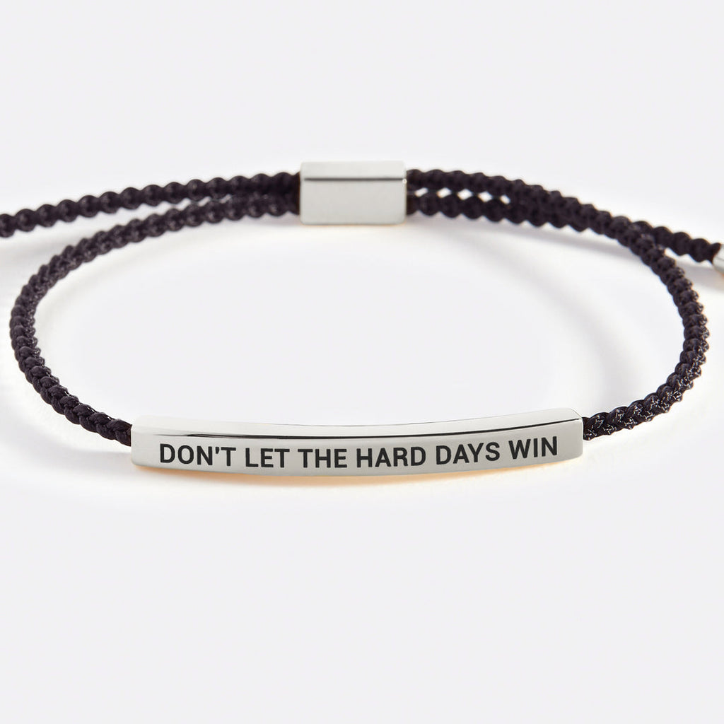 Minimalistisches Gravurarmband