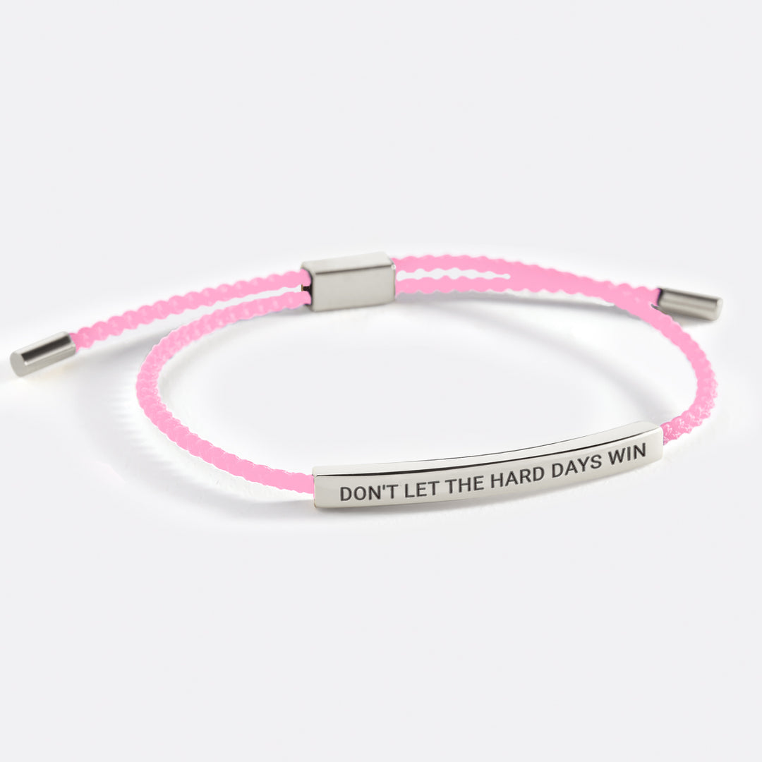 Minimalistisches Gravurarmband